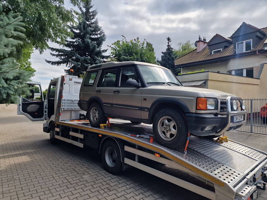 Holowanie SUV Land Rover - laweta Wrocław Husarz